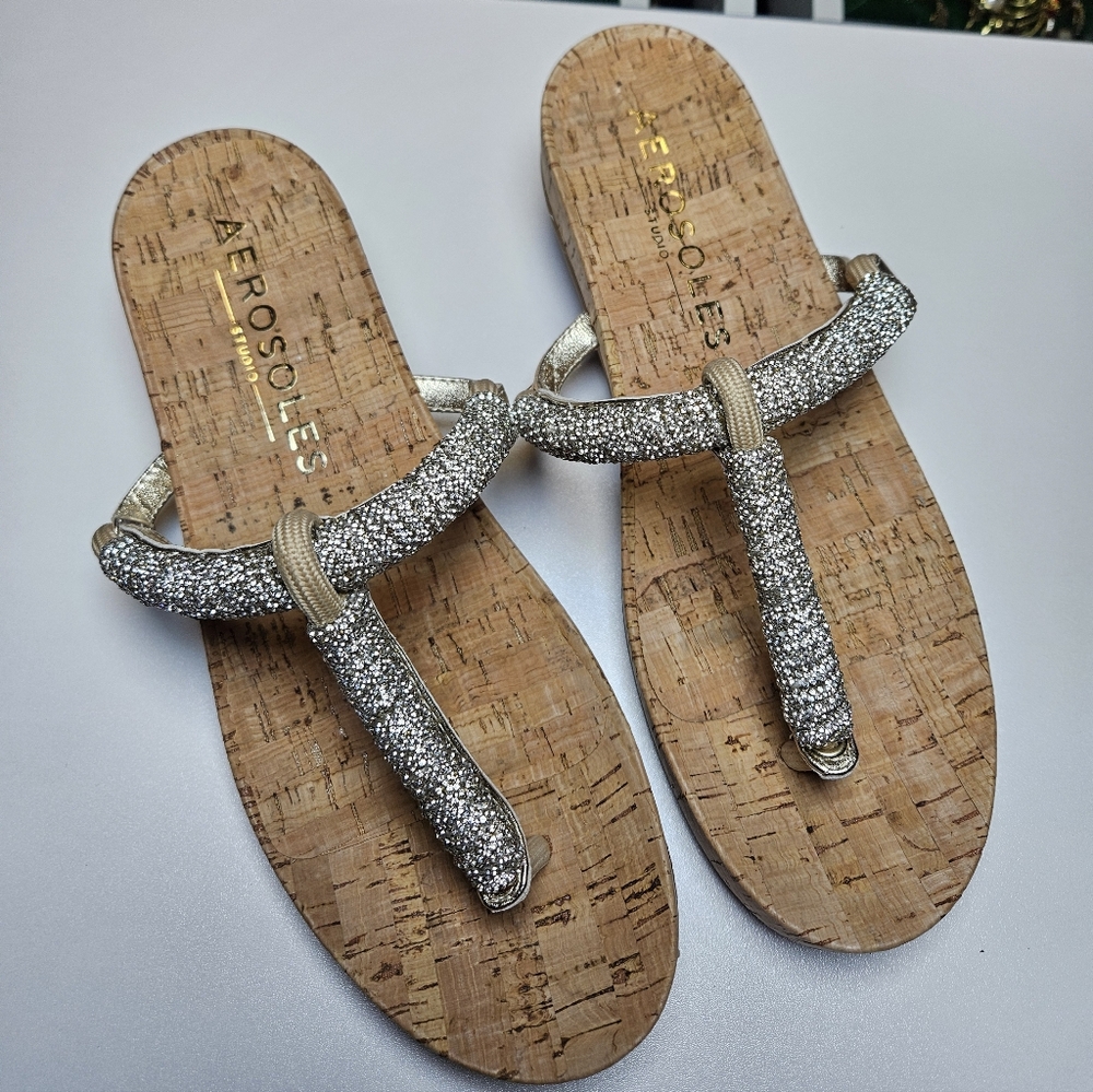 Aerosoles Crystal Thong Sandals – Champagne